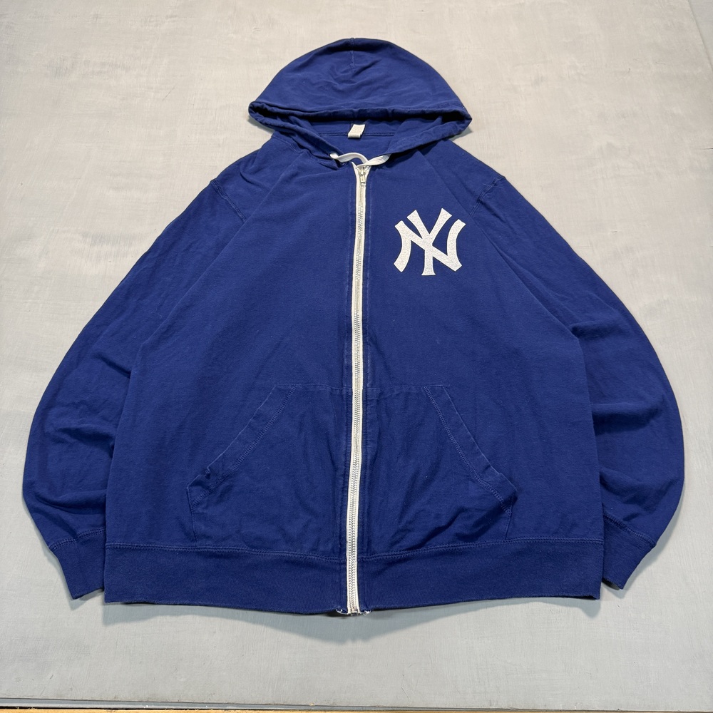 Printed Fruit of the Loom Men's zip-up hoodie 2000s Navy Size L